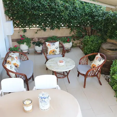 Apartament Golden Ofrínion